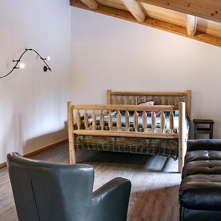 Rock Lake Lodge Rock Lake Lodge Provincial Park Екстер'єр фото