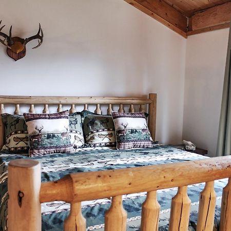 Rock Lake Lodge Rock Lake Lodge Provincial Park Екстер'єр фото