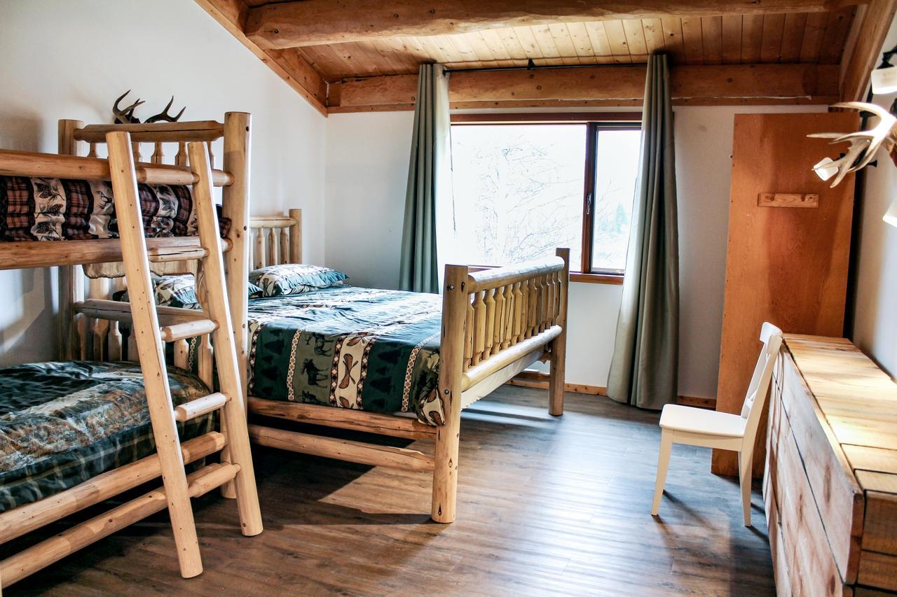 Rock Lake Lodge Rock Lake Lodge Provincial Park Екстер'єр фото