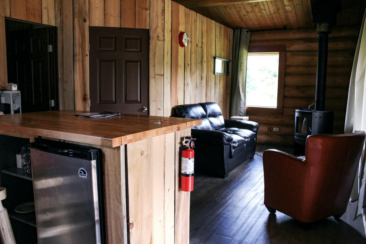 Rock Lake Lodge Rock Lake Lodge Provincial Park Екстер'єр фото